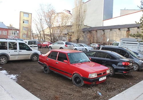 Ardahan'da Atıl Arazi Açık Otoparka Dönüştürüldü
