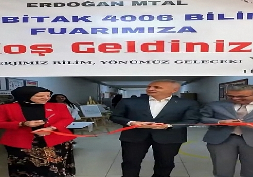 Ardahan’da Bilim Şenliği: Vali Çiçekli Gençlerin Projelerini İnceledi