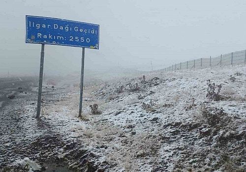 Ardahan’da bir süredir etkisini gösteren soğuk hava, yüksek kesimlerde yerini kara bıraktı