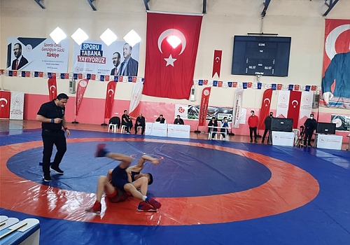 Ardahan da Bölgesel Güreş Turnuvası Yapıldı 
