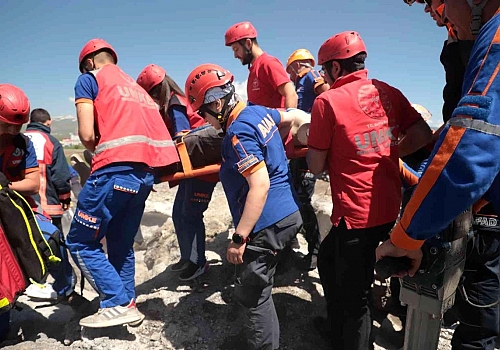 Ardahan da Deprem Tatbikatı Gerçeği Aratmadı 