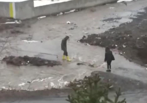 Ardahan da Dereler Taştı Yolları Su Bastı 