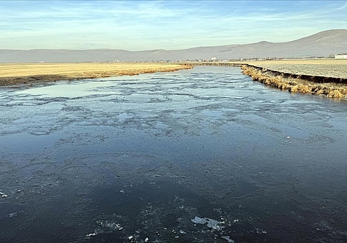 Ardahan’da Dondurucu Soğuk: Kura Nehri Donmaya Başladı