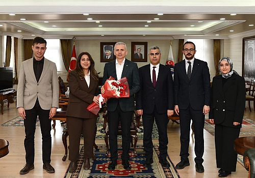 Ardahan’da Dünya Veteriner Hekimler Günü Kutlaması: Vali Çiçekli’den Anlamlı Kabul