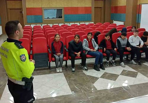 Ardahan da Emniyetten öğrencilere trafik eğitimi