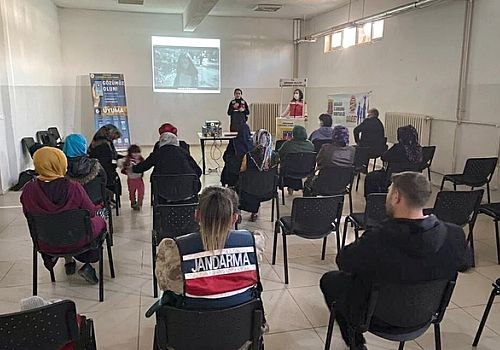 Ardahan'da ‘En İyi Narkotik Polisi Anne’ kampanyası başladı