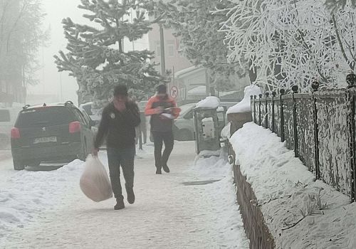 Ardahan’da etkili olan dondurucu soğuklar hayatı olumsuz etkiliyor.