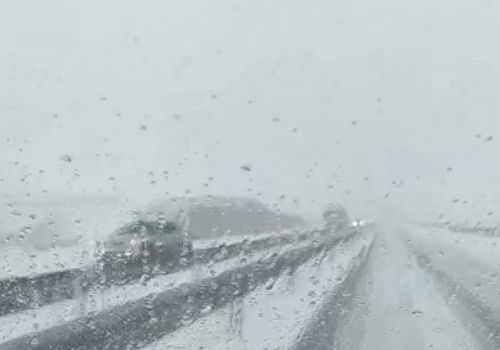 Ardahan’da etkili olan kar yağışı nedeniyle 8 köy yolu, ulaşıma kapandı