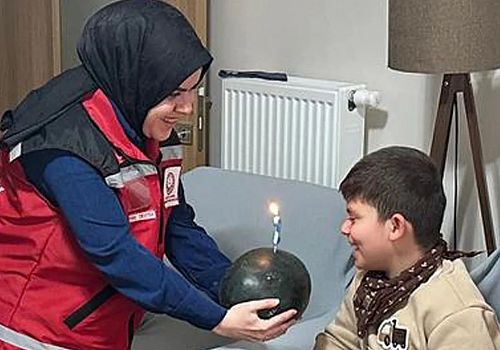 Ardahan’da Ezber Bozan Kutlama: Otizmli Egecan’a Karpuzlu Doğum Günü