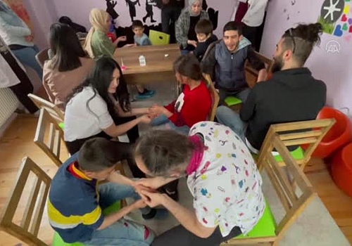 Ardahan da Gönüllü öğrencilerden engelli ve yaşlılara özel bakım