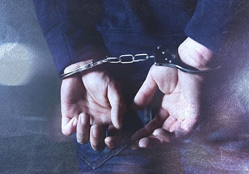 Ardahan'da hakkında 6 yıl 8 ay kesinleşmiş hapis cezası bulunan firari hükümlü yakalandı 