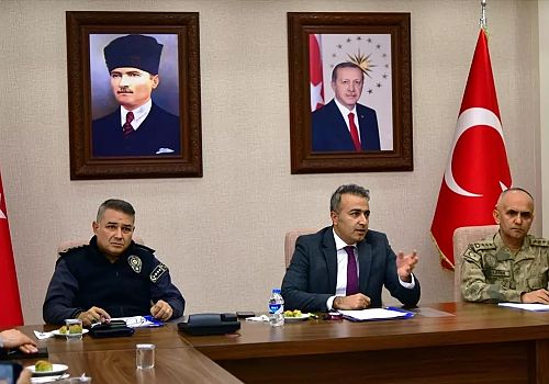 Ardahan'da hayvan hırsızlığını önlemek için ahırları 7/24 kameralarla izlemeye başladı