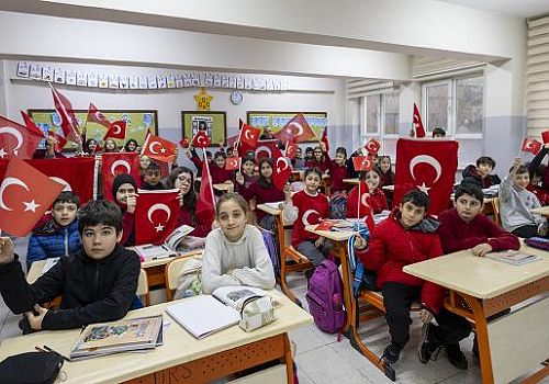 Ardahan’da ikinci dönem “Bayrak Sevgisi” dersiyle başladı