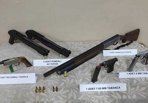 Ardahan'da kaçakçılık operasyonunda silah ve mühimmat ele geçirildi