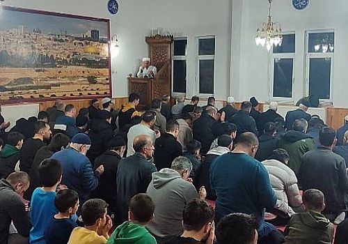 Ardahan'da Kadir Gecesi Kur’an-ı Kerim ve ilahiler eşliğinde coşkuyla idrak edildi