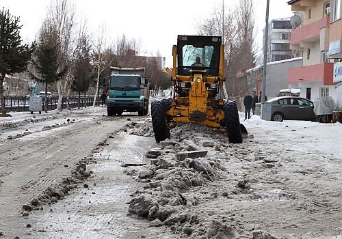 Ardahan’da Kar Mesaisi Aralıksız Sürüyor