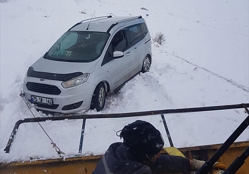 Ardahan'da kar nedeniyle kapanan 19 köy yolu ulaşıma açıldı