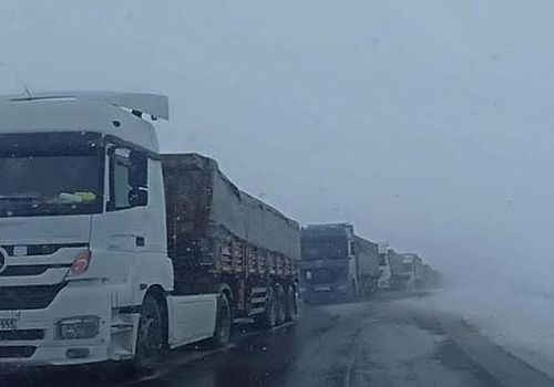 Ardahan’da Kar ve Tipi Ulaşımı Olumsuz Etkiledi: Ilgar Dağı Geçidi Kapandı, 49 Köy Yolu Ulaşıma Kapalı