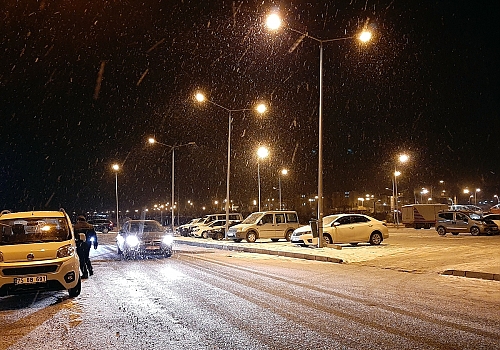Ardahan'da kar yağışı etkisini sürdürdü