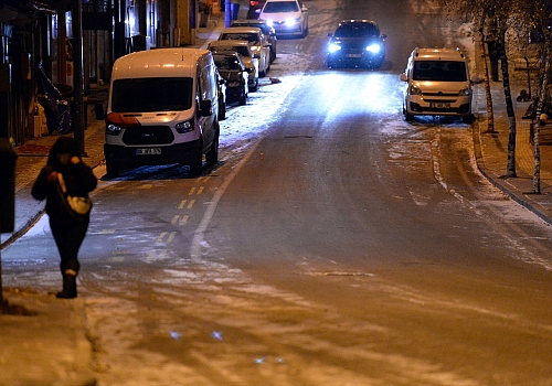 Ardahan'da kar yağışı kenti beyaza bürüdü