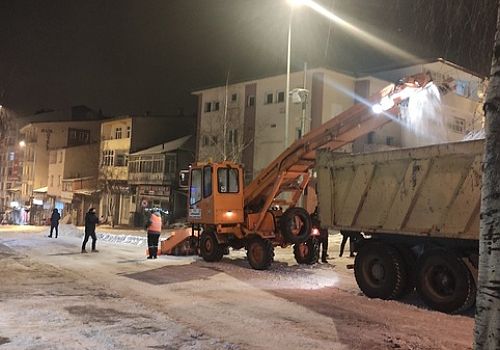 Ardahan’da Karla Mücadele 7/24 Sürüyor: 260 Kamyon Kar Şehir Dışına Taşındı