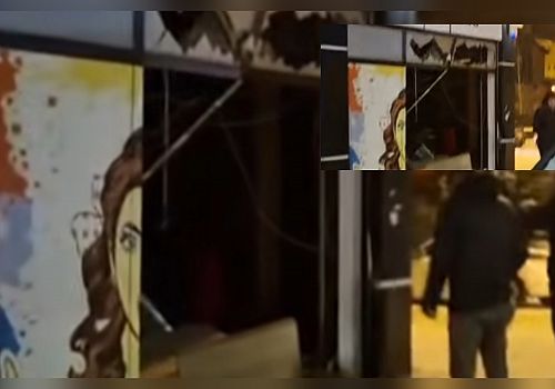 Ardahan’da kontrolden çıkan araç iş yerine girdi