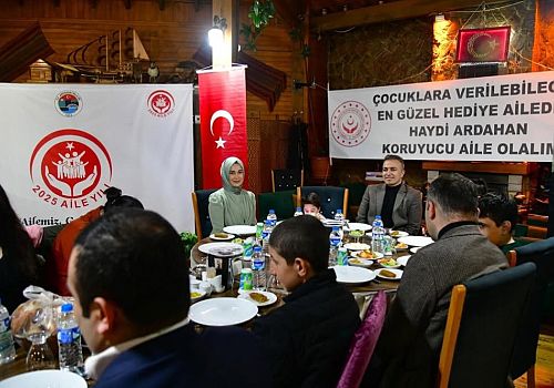 Ardahan da Koruyucu Aileler İçin İftara Proğramı Düzenlendi 