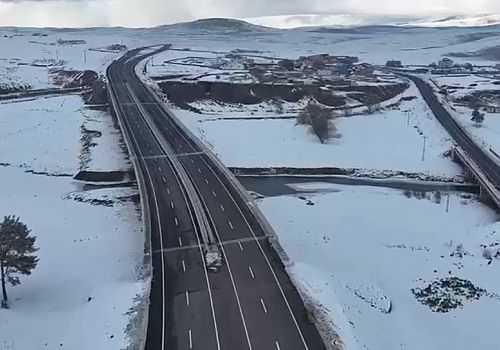 Ardahan da Kura Nehri üzerine 236 metre uzunluğunda inşa edilen Kura Viyadüğü araç trafiğine açıldı.
