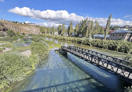 Ardahan da Kura Nehri Yosunla Kaplandı
