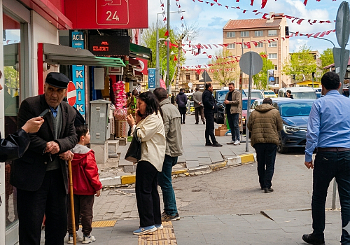 Ardahan’da Kurban Bayramı Bereketi: Çarşı ve Pazarlarda Alışveriş Yoğunluğu Esnafı Sevindirdi