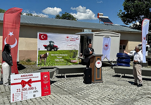 Ardahan'da Mera Altyapısını Güçlendirme Projesi: Üreticilere Sıvat ve Boru Dağıtıldı