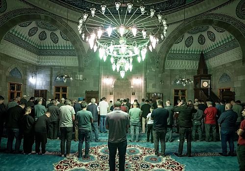 Ardahan'da Mevlit Kandili Coşkusu: Camiler Doldu Taştı