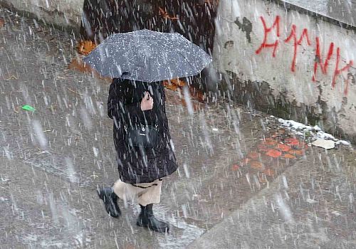 Ardahan’da Nisan Sürprizi: Şehir Beyaza Büründü!