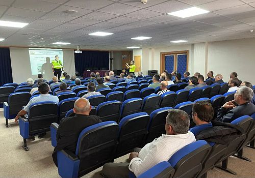 Ardahan da  Öğrenci servis şoförlerini bilgilendirme toplantısı düzenledi