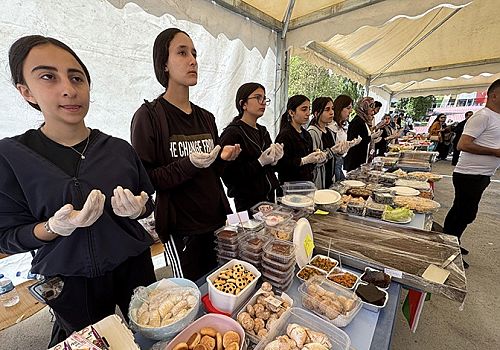 Ardahan da Öğrenciler Gazze  yardım amacıyla kermes düzenledi
