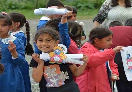 Ardahan’da öğrenciler karne heyecanı yaşadı.
