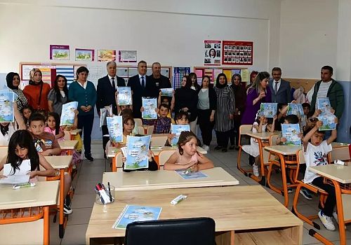 Ardahan da öğrenciler karne heyecanı yaşadı.