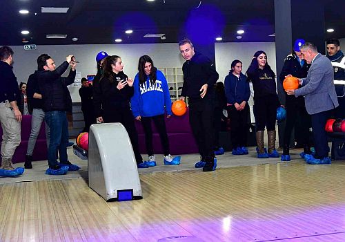 Ardahan da Öğrenciler yeni vizyona giren Nefes Eksi İki filmini izledi, ardından bowling oynadı