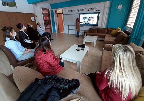 Ardahan'da öğretmenler AA'nın Anketine Katıldı 