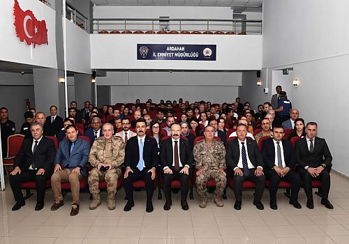 Ardahan’da Okul Güvenliği Toplantısı Gerçekleştirildi