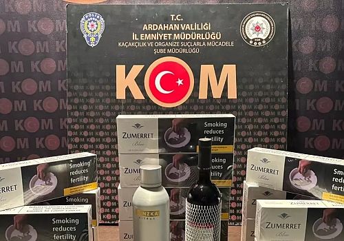 Ardahan da operasyon, 307 paket sigara ile 63 şişe alkol ele geçirildi.3 kişiyi gözaltına alındı