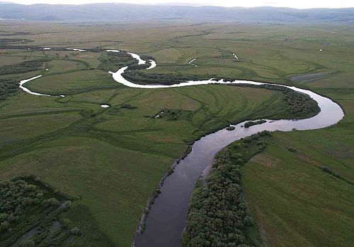 Ardahan’da, ovasında menderesler yaz aylarında etkileyici görüntüler oluşturuyor.