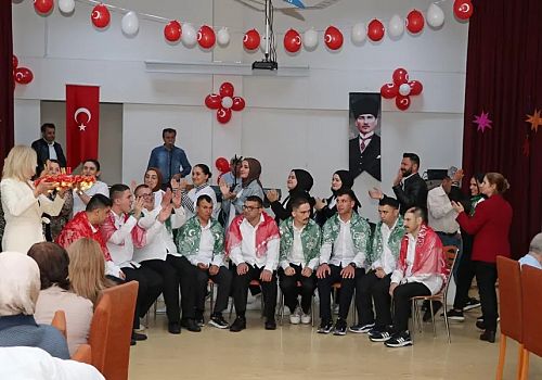Ardahan’da özel gereksinimli bireylere yönelik temsili asker eğlencesi düzenlendi