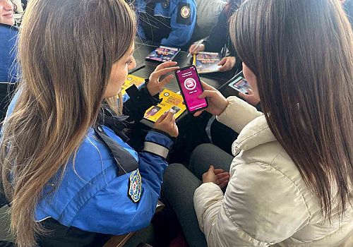 Ardahan da  Polis Telefon ve İnternet Dolandırıcılığı konusunda üniversite öğrencilerini bilgilendirdi