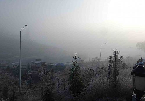 Ardahan’da sabah saatlerinden itibaren sis etkili olmaya başladı. Sis tabakası şehri bütünüyle kapladı