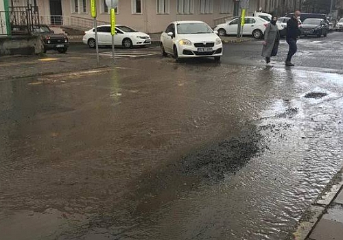 Ardahan'da sağanak kısa sürede etkili oldu