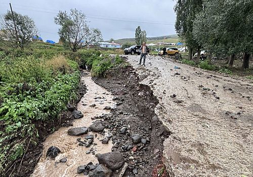 Ardahan'da Şiddetli Sağanak Yağış Su Taşkınlarına Yol Açtı