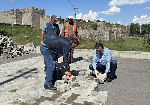 Ardahan da Sırrı Atalay Hatıra Ormanı Alanı çevresinde açık otopark alanı yapılıyor