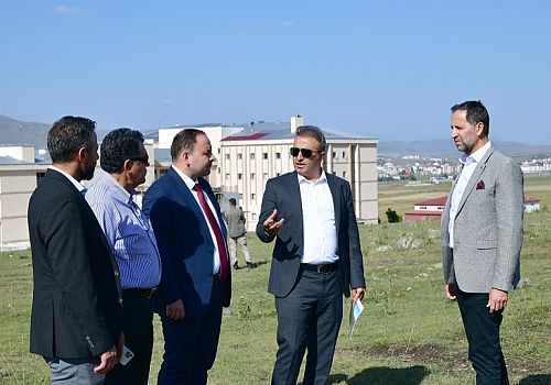 Ardahan’da siyasi çekişmeden uzak, kentin gelişmesi için çalışan iktidar ve muhalefet milletvekilleri el ele verdi