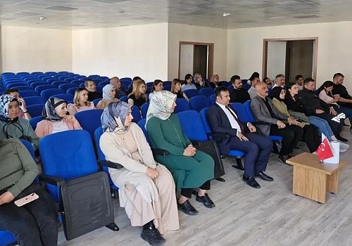 Ardahan da ŞÖNİM, Sağlık Hizmetleri Müdürlüğü ve Kadın Konukevi personellerine yönelik önemli bir eğitim gerçekleştirildi